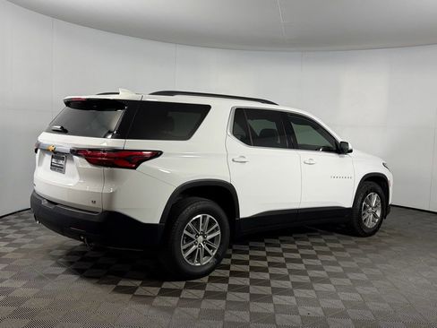 Used 2023 Chevrolet Traverse LT image 6
