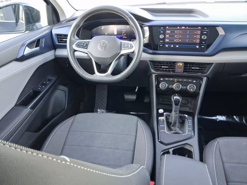Used 2024 Volkswagen Taos SE FWD image 10