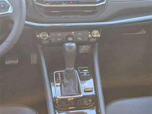 Used 2023 Buick Encore GX Select image 17