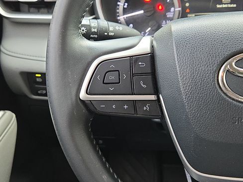 Used 2023 Toyota Highlander XLE image 21