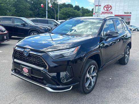 Used 2024 Toyota RAV4 SE w/ Weather & Moonroof Package AWD/4WD image 3