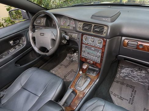 Used 2004 Volvo C70 HT FWD image 30