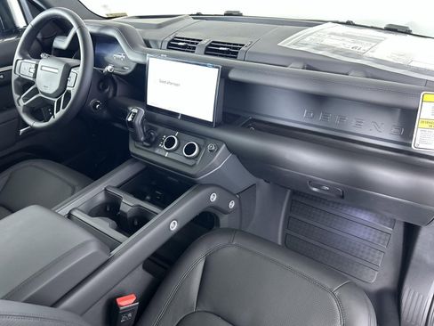 New 2025 Land Rover Defender 130 X-Dynamic SE image 35