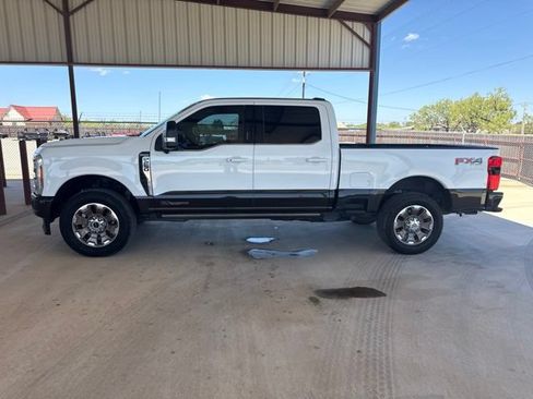 Used 2024 Ford F250 King Ranch w/ FX4 Off-Road Package AWD/4WD image 4