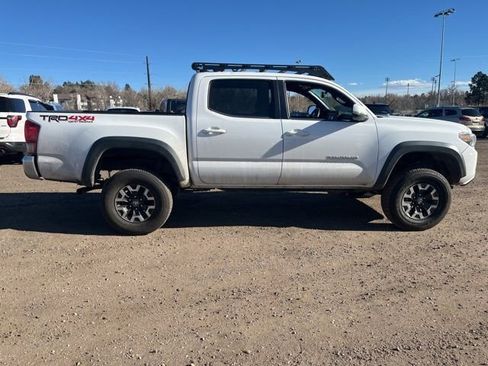 Used 2017 Toyota Tacoma TRD Off-Road image 7