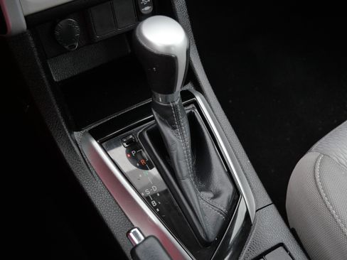 Used 2018 Toyota Corolla LE image 25