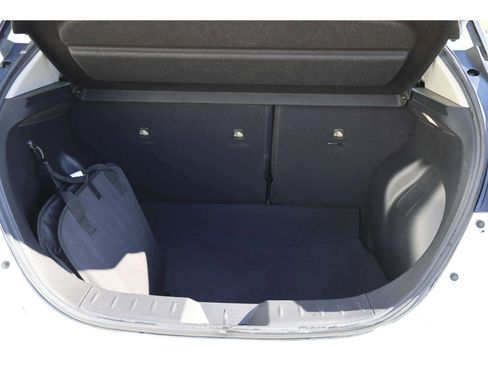 Used 2018 Nissan Leaf S image 28