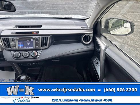 Used 2017 Toyota RAV4 LE AWD/4WD image 33