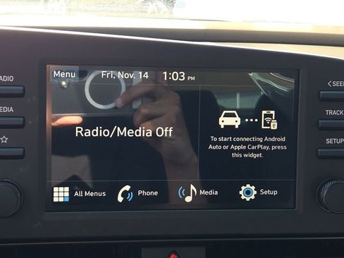 Certified 2025 Hyundai Elantra Sport image 19