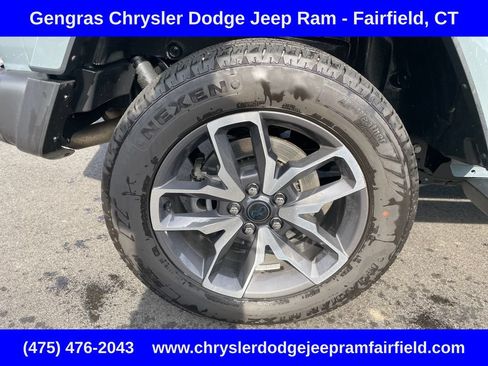 Used 2024 Jeep Wrangler Unlimited w/ Convenience Group AWD/4WD image 10