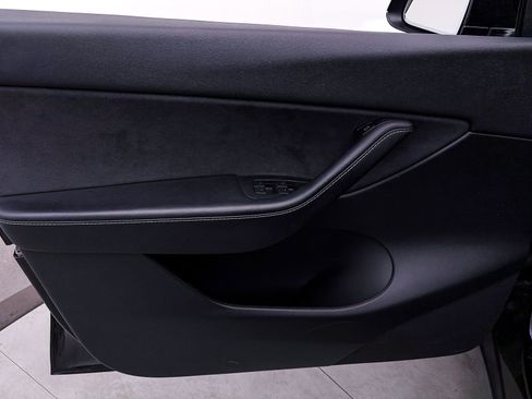 Used 2021 Tesla Model Y Performance image 16