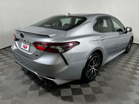 Used 2024 Toyota Camry SE image 5