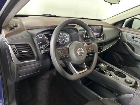 Used 2023 Nissan Rogue S image 13