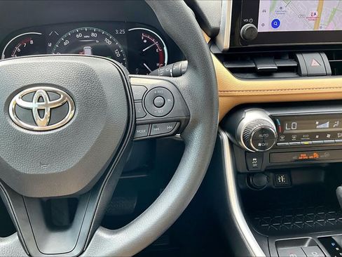 Used 2024 Toyota RAV4 XLE w/ Convenience Package FWD image 25