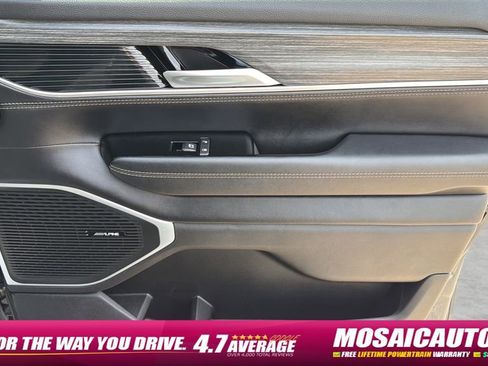 Used 2024 Jeep Wagoneer L Series III w/ Flexible Seating Group AWD/4WD image 9