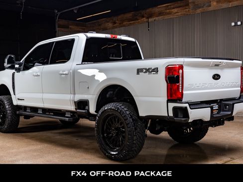 Used 2025 Ford F250 XLT w/ Black Appearance Package image 7