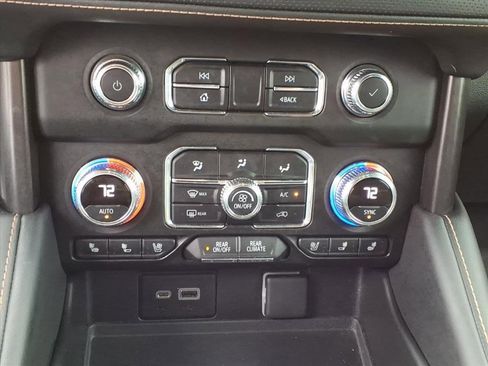 Used 2022 GMC Yukon AT4 w/ Technology Package image 26
