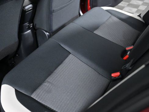 Used 2020 Nissan Versa SV image 27