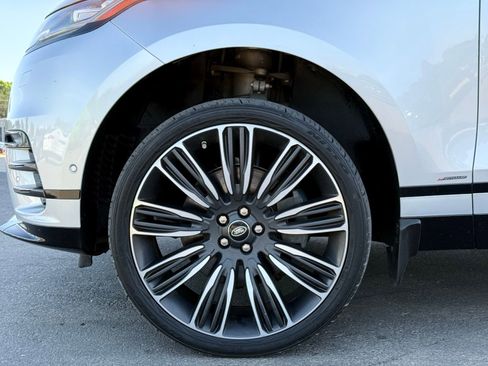 Used 2018 Land Rover Range Rover Velar R-Dynamic HSE AWD/4WD image 18