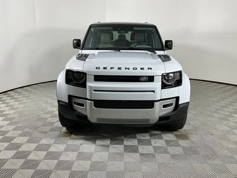 Certified 2023 Land Rover Defender 90 SE image 7