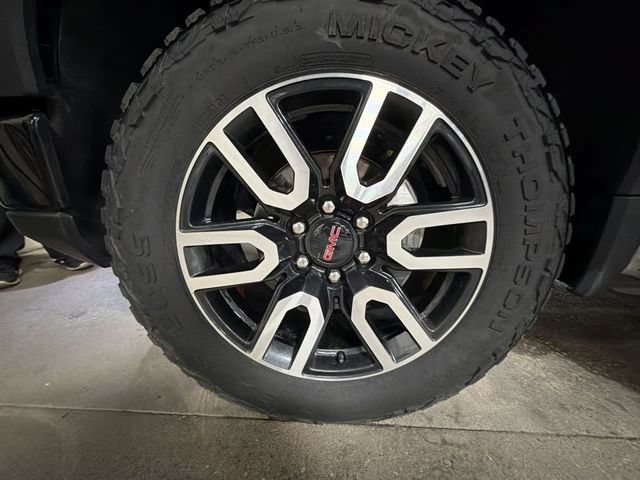 Used 2024 GMC Sierra 1500 AT4 w/ Technology Package AWD/4WD image 4