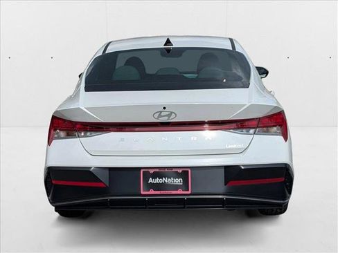 New 2025 Hyundai Elantra Limited image 7