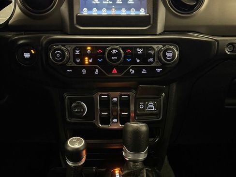 Used 2021 Jeep Wrangler Unlimited Sport image 31