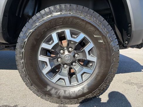 Used 2020 Toyota Tacoma TRD Off-Road AWD/4WD image 13