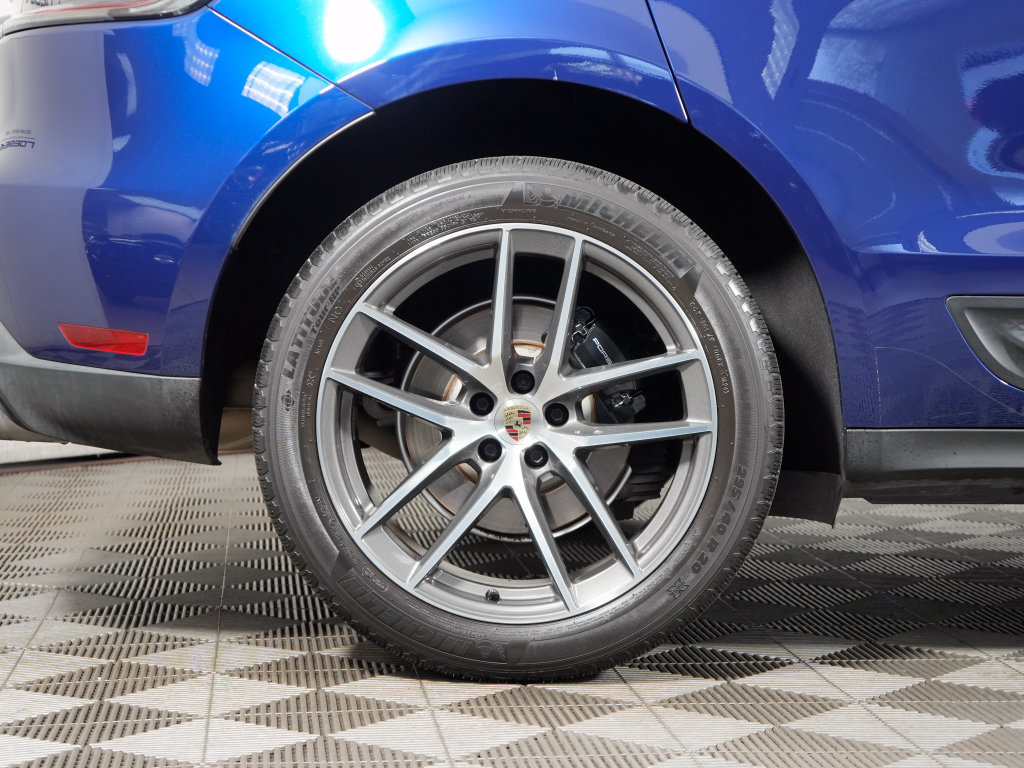 Certified 2024 Porsche Macan w/ Premium Plus Package AWD/4WD image 15