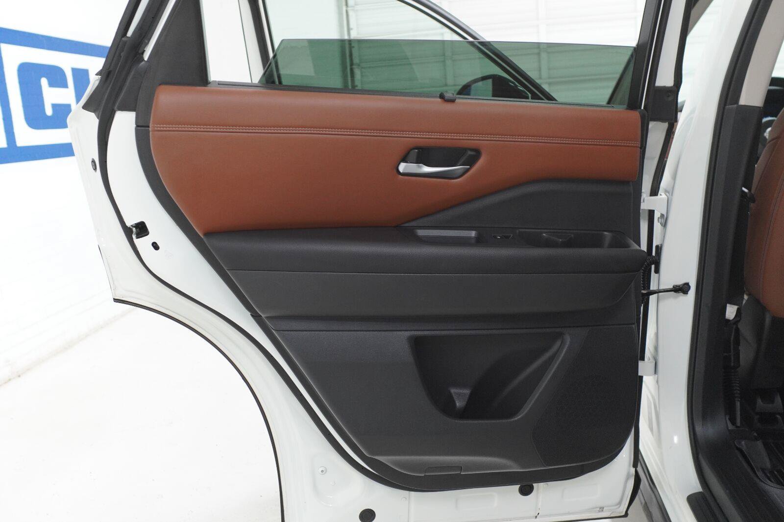 Used 2024 Nissan Pathfinder Platinum w/ Cargo Package FWD image 32