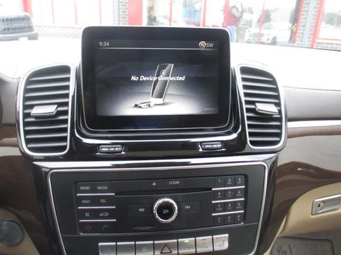 Used 2017 Mercedes-Benz GLS 450 4MATIC image 17