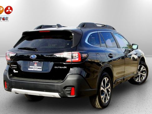 Used 2022 Subaru Outback Limited image 2