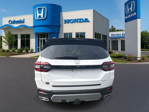 Used 2025 Honda Pilot Elite image 4