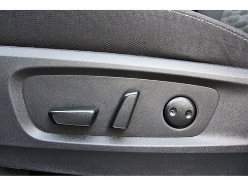 New 2025 Nissan Pathfinder SV w/ SV Premium Package image 28