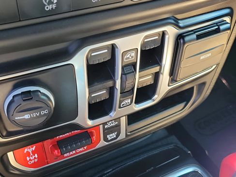 Used 2021 Jeep Wrangler Unlimited Rubicon image 33