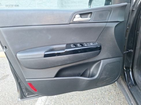 Used 2020 Kia Sportage EX image 10