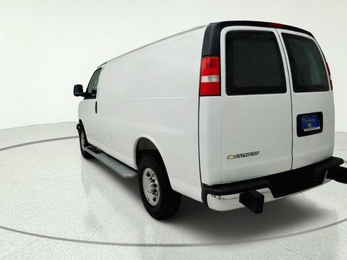 Used 2025 Chevrolet Express 2500 w/ Driver Convenience Package RWD image 5