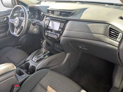 Used 2018 Nissan Rogue SV w/ Premium Package image 21