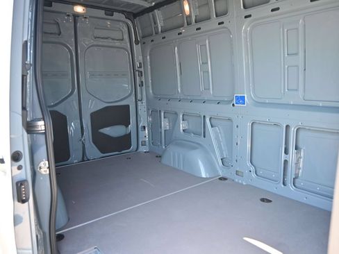 Used 2019 Mercedes-Benz Sprinter 144 image 47