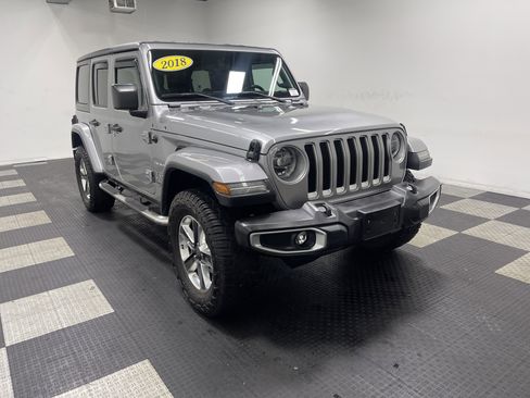 Used 2018 Jeep Wrangler Unlimited Sahara image 6