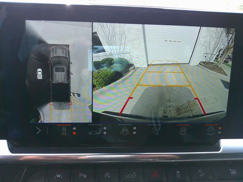 Used 2024 Chevrolet Silverado 1500 LTZ w/ LTZ Premium Package image 26