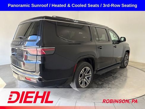 Used 2023 Jeep Wagoneer L 4WD w/ Premium Group I image 7