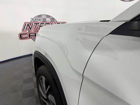 Used 2024 Volkswagen Atlas SE image 24