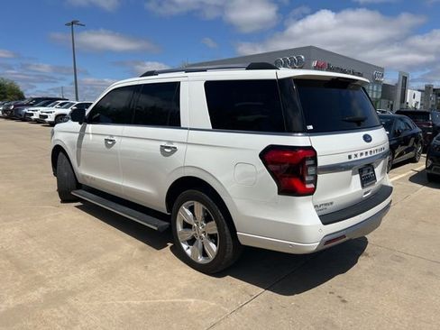 Used 2024 Ford Expedition Platinum AWD/4WD image 4
