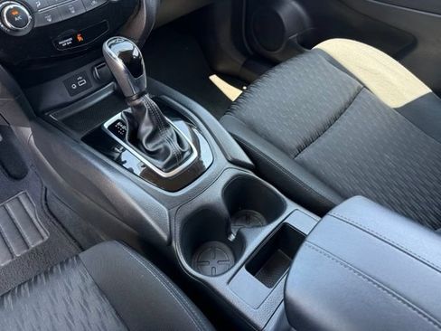 Used 2018 Nissan Rogue S AWD/4WD image 22