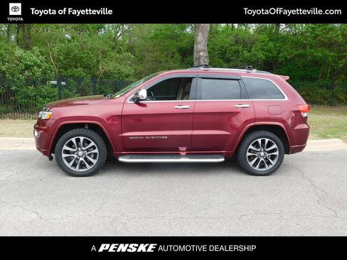 Used 2017 Jeep Grand Cherokee Overland image 2
