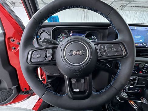 Used 2024 Jeep Wrangler Unlimited Rubicon 4xe w/ Convenience Group AWD/4WD image 16