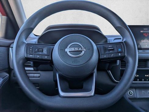 Used 2023 Nissan Rogue SV image 15