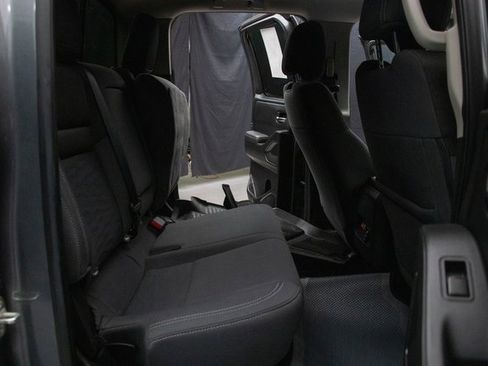 Used 2023 Nissan Frontier SV w/ SV Convenience Package image 19