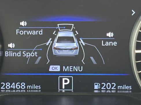 Used 2025 Nissan Altima 2.5 SV FWD image 41